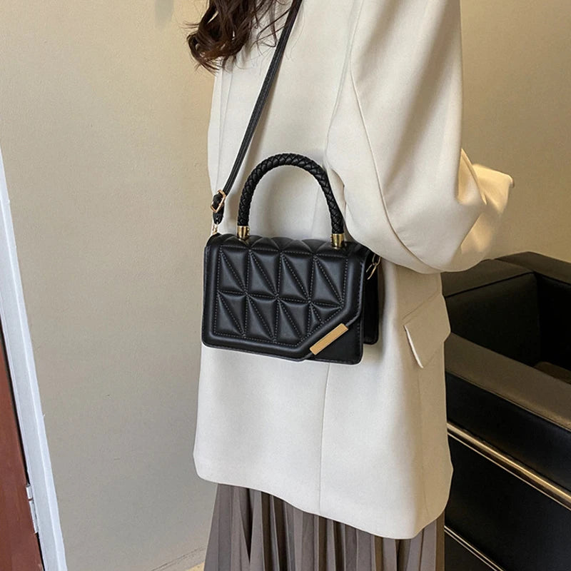 Bolsa Cazara's Luxe Noir